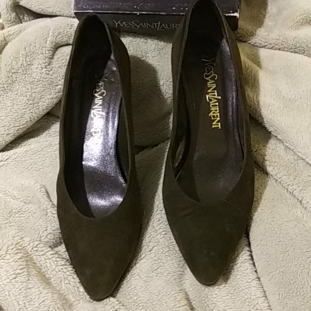 Yves Saint Laurent green suede pumps